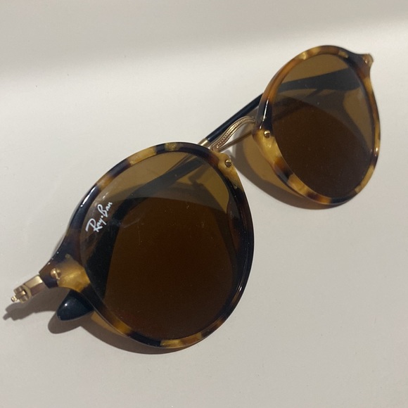 Ray Ban
